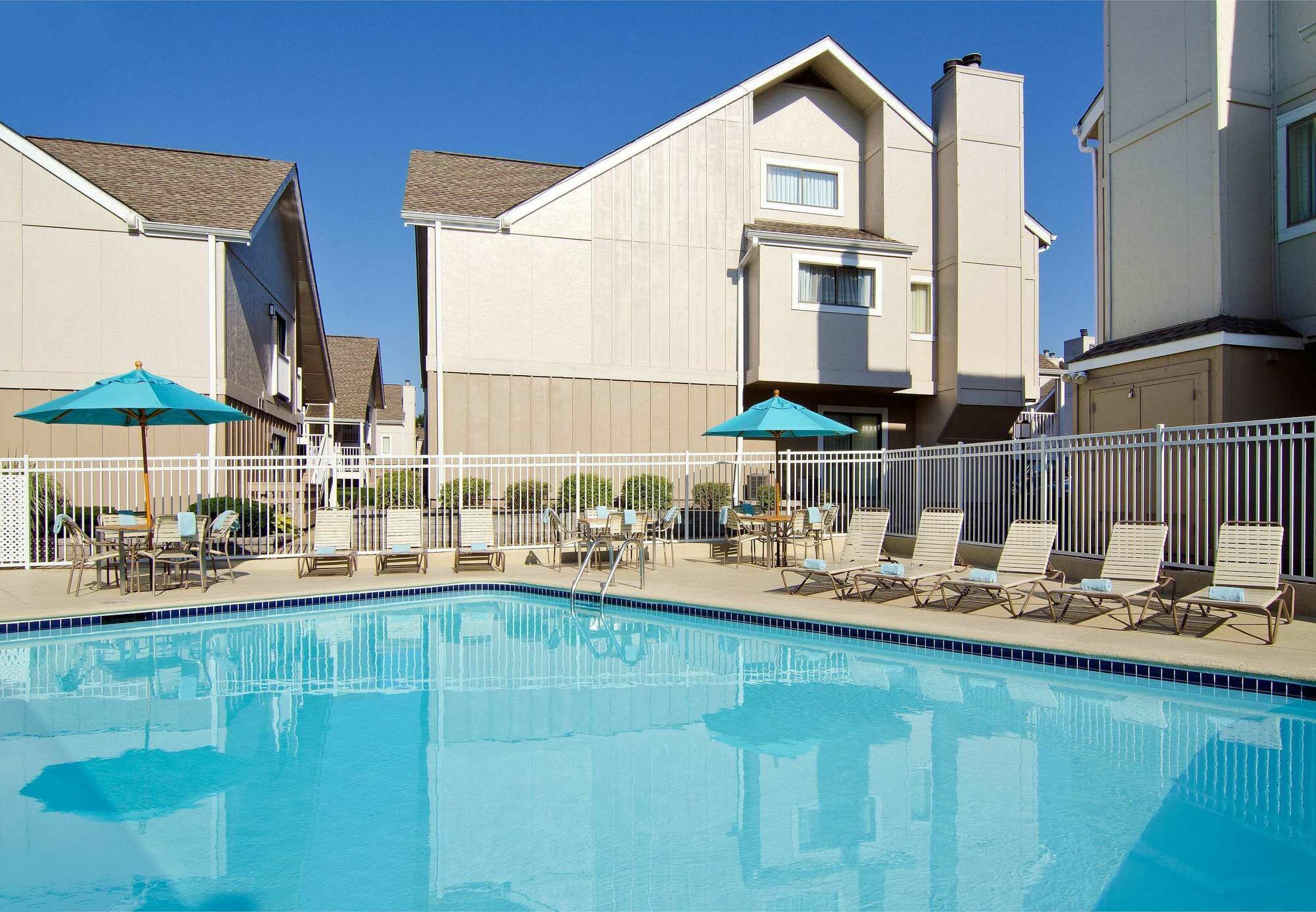 Sonesta Es Suites St. Louis - Chesterfield Exterior photo